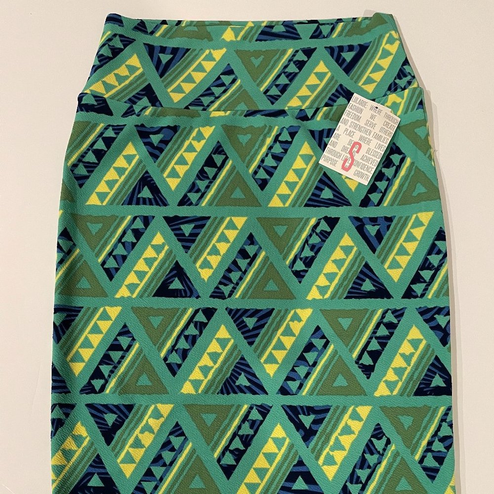 Small LuLaRoe Cassie